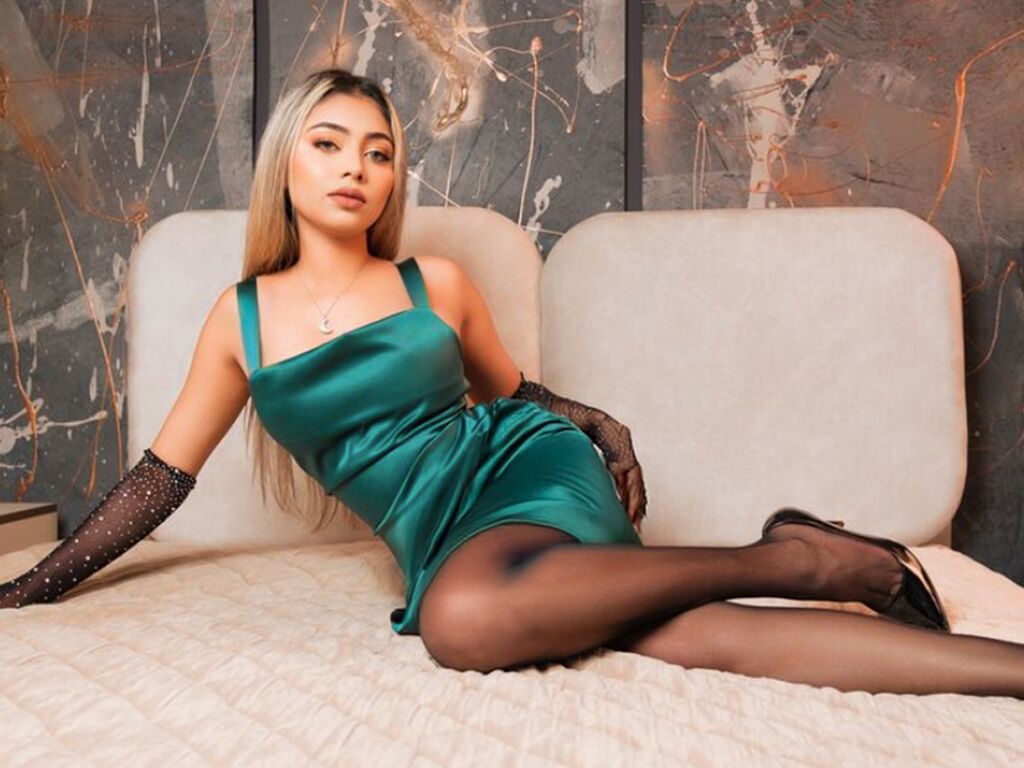 AlessandraMonet Live Cam
