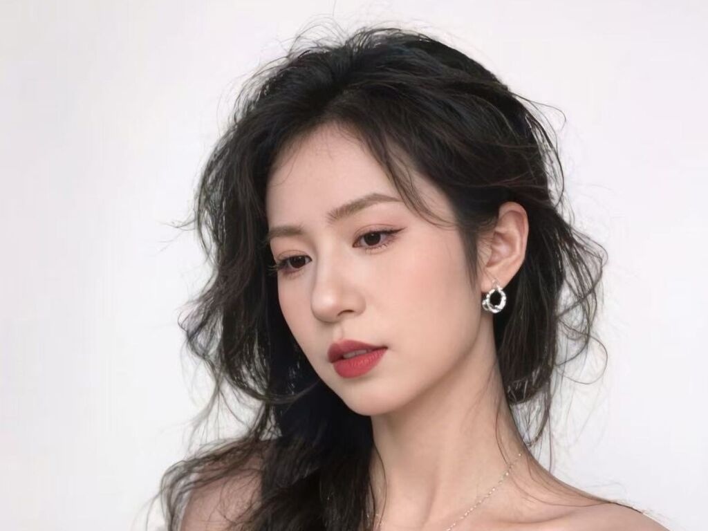 AnnLinMei webcam profile