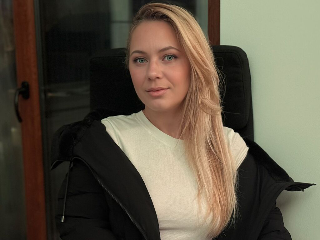 AnyaLior webcam model live cam preview