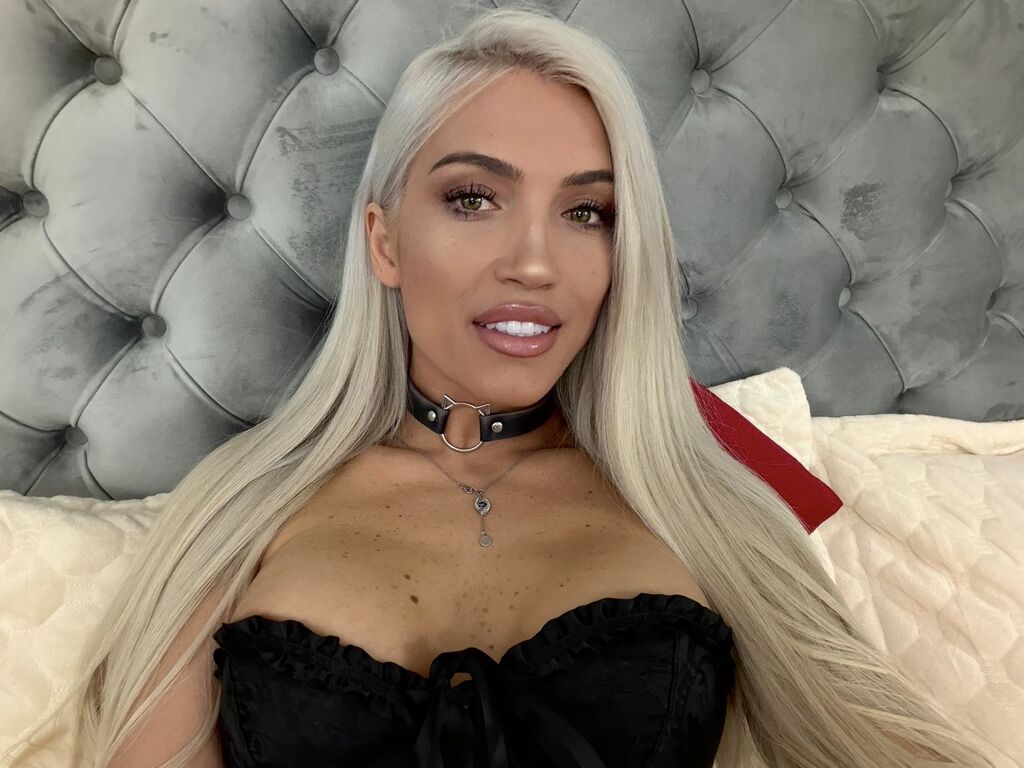 ElsaPressley webcam model live cam preview
