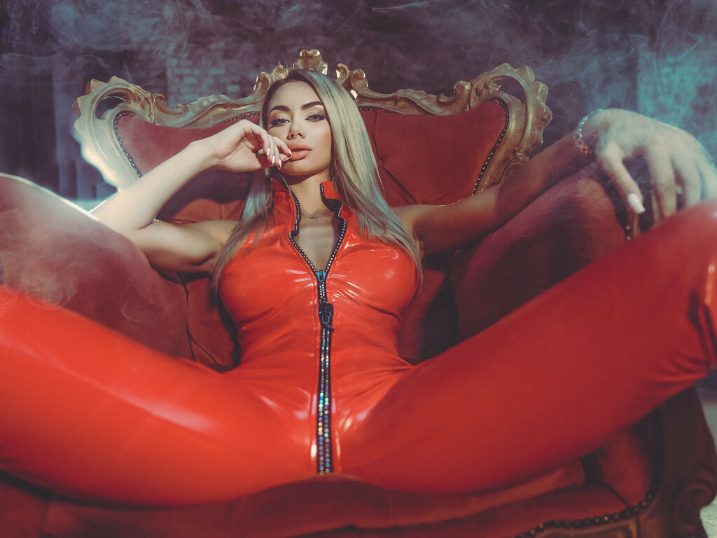 ErikaBonnie webcam model live cam preview