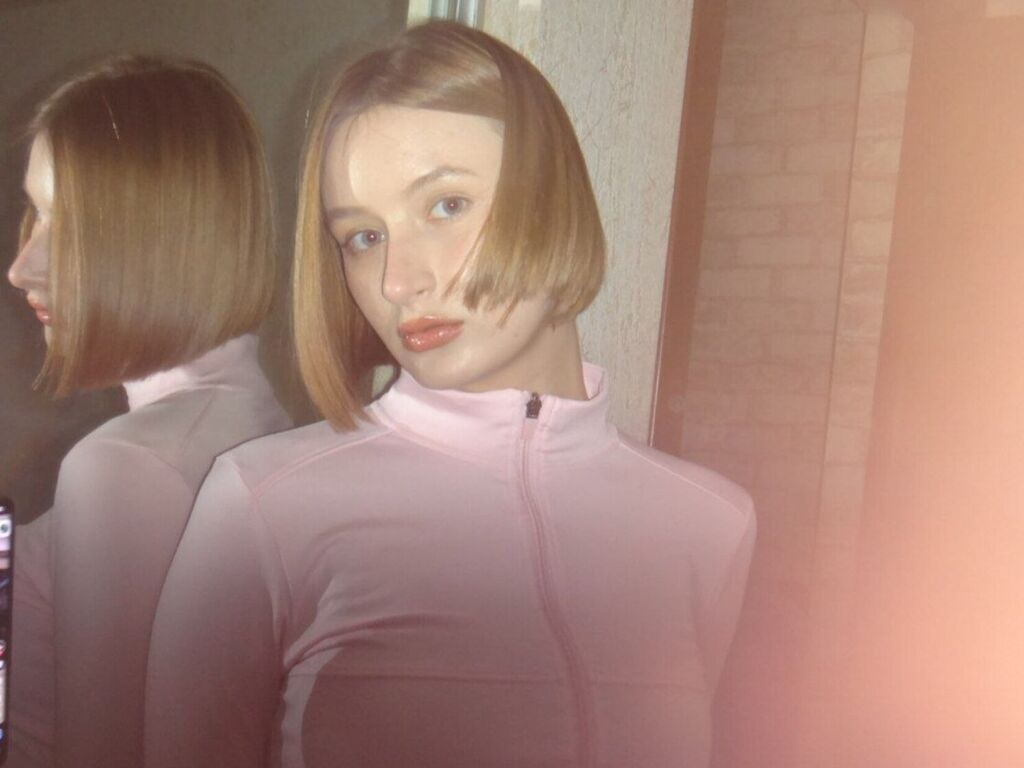 IngraKate webcam model live cam preview