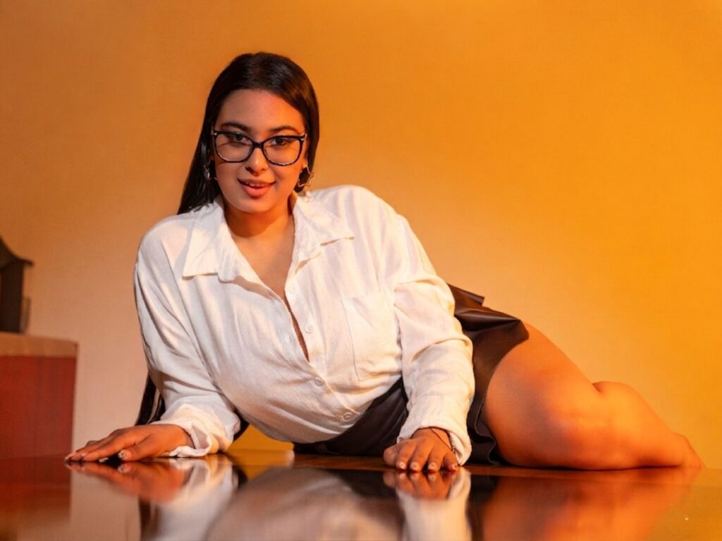 NatalyBloom webcam model live cam preview