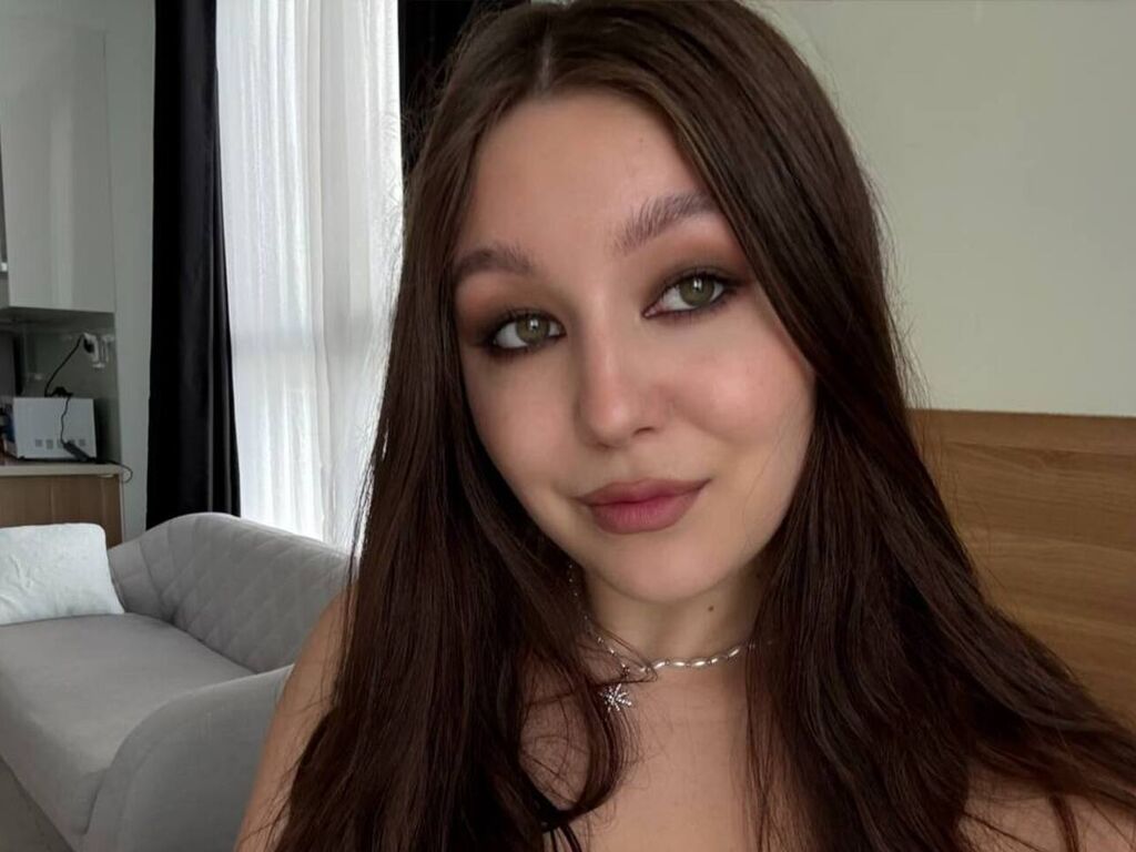 TessaMyes webcam model live cam preview